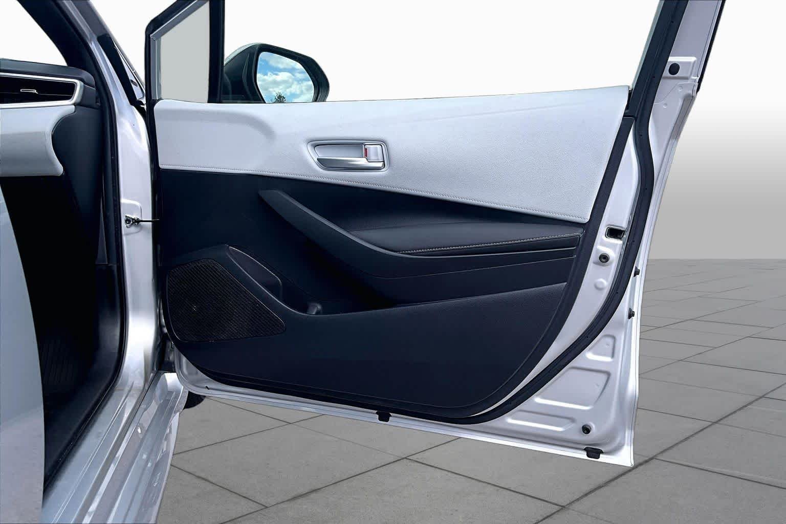 Used 2022 Classic Silver Metallic Toyota SE image 23