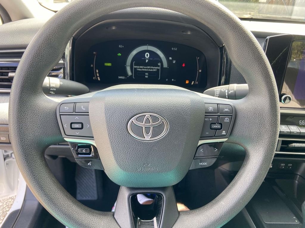 Used 2025 White Toyota LE image 35