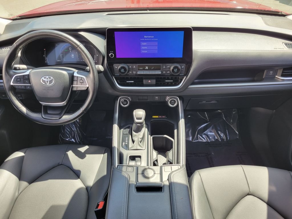 Used 2024 Pearl Toyota XLE image 9