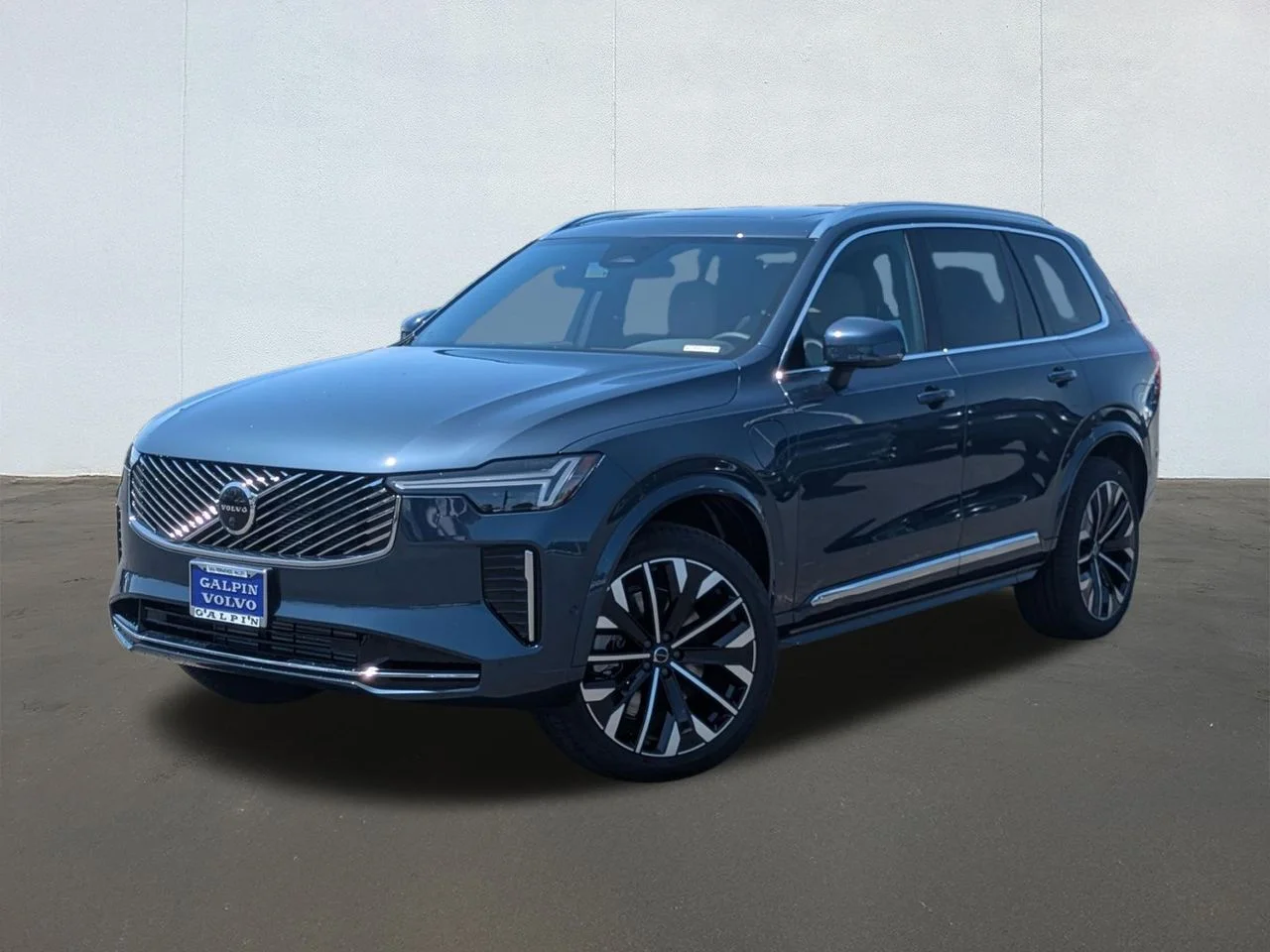 2026 Volvo XC90 T8 Recharge Plus Bright 7-Seat 4WD's photo