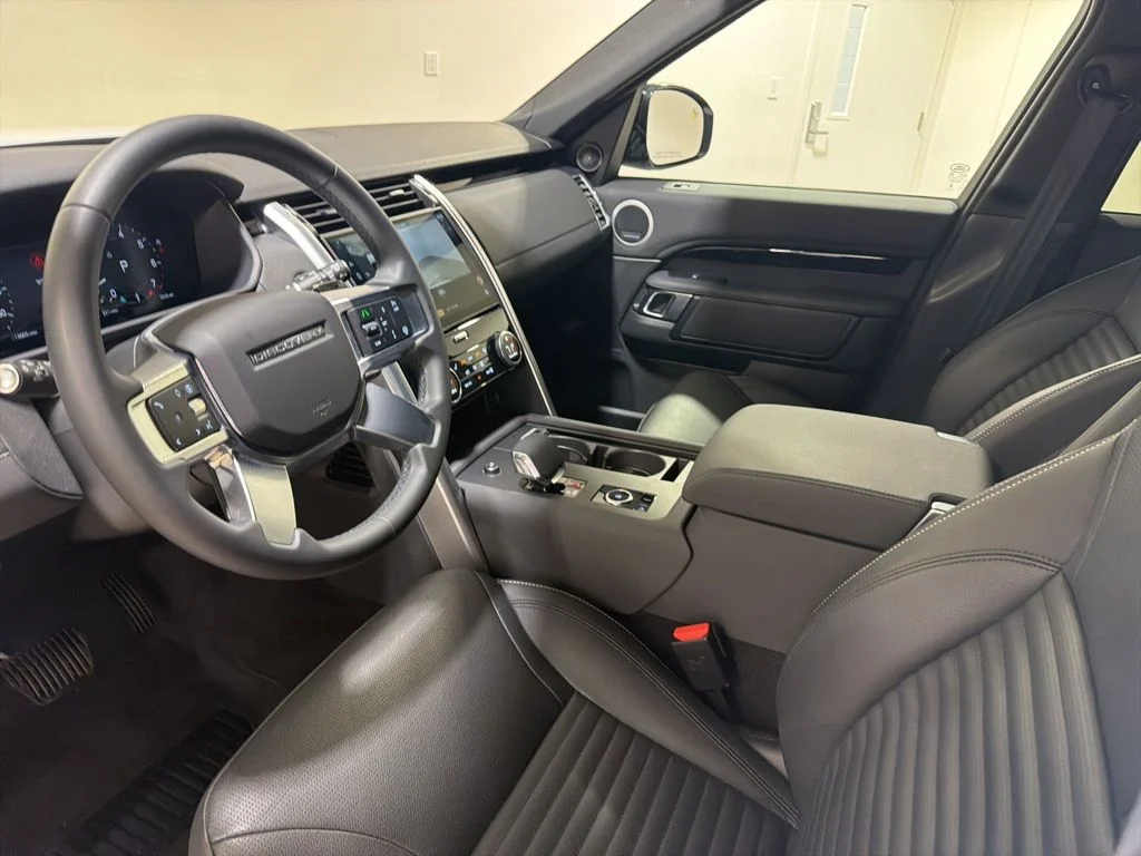 Certified Used 2025 Fuji White Land Rover S image 10