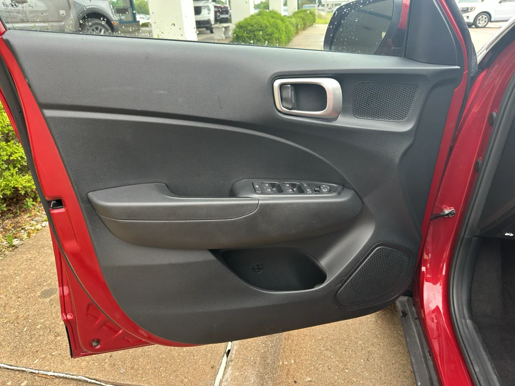 Used 2025 Ultimate Red Hyundai SEL image 10