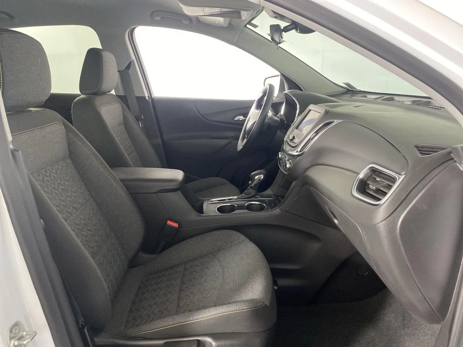 Used 2024 Summit White Chevrolet LT image 27