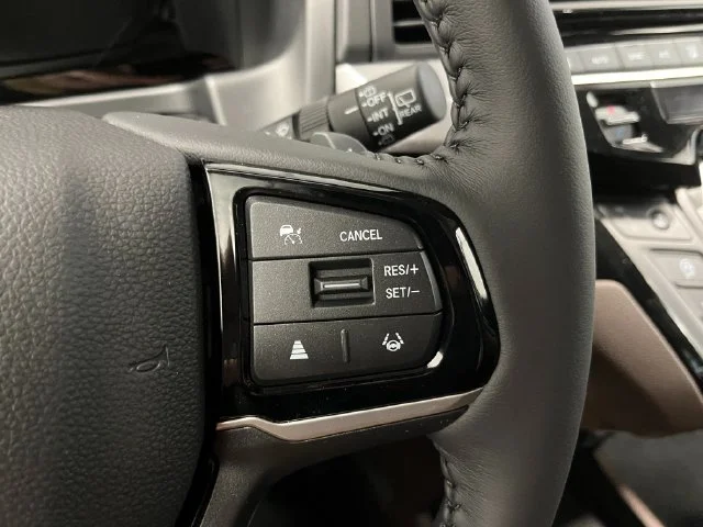 New 2026 Platinum White Pearl Honda Touring image 17