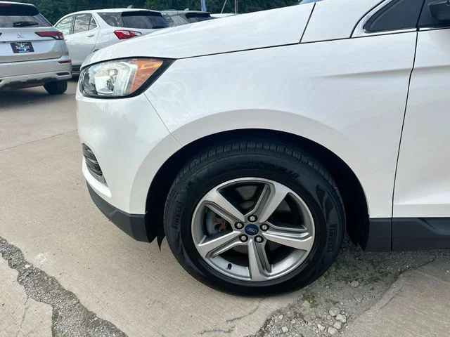 Used 2019 White Ford SEL image 36