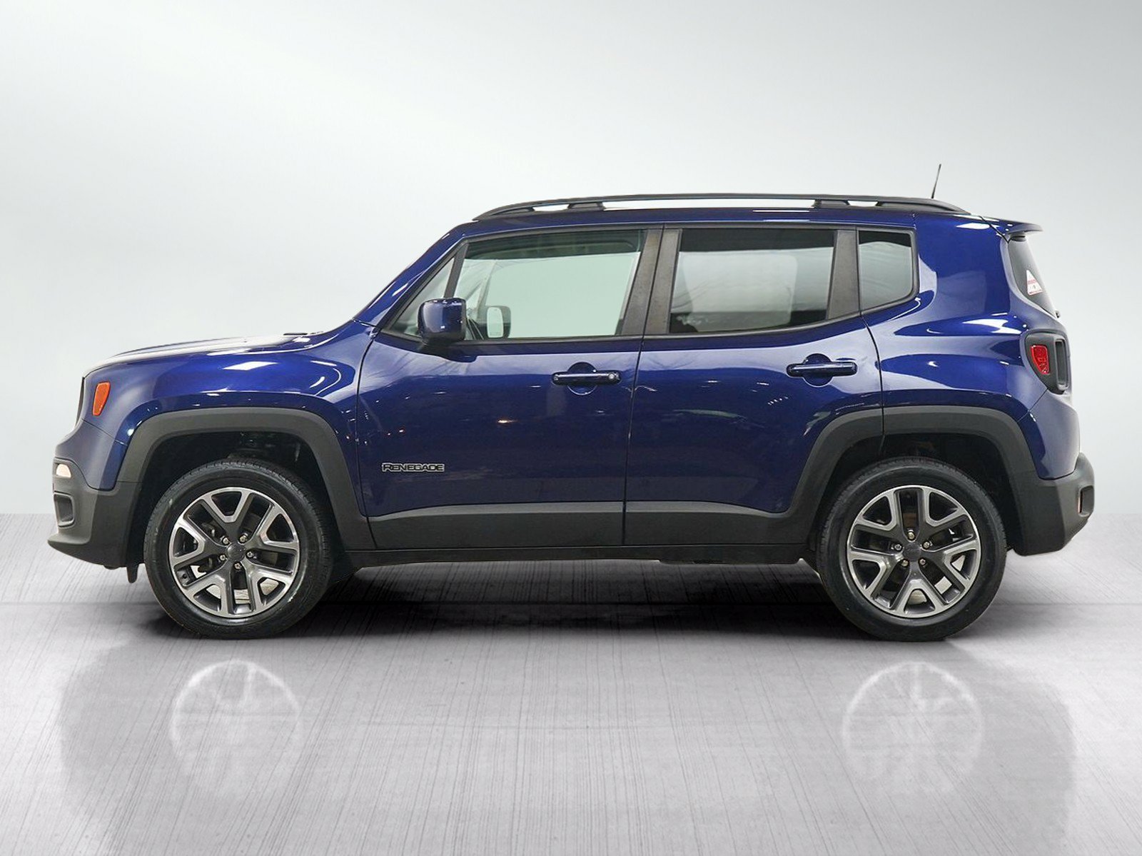 Used 2018 Jeep Renegade Latitude with VIN ZACCJBBBXJPG95202 for sale in Burnsville, Minnesota