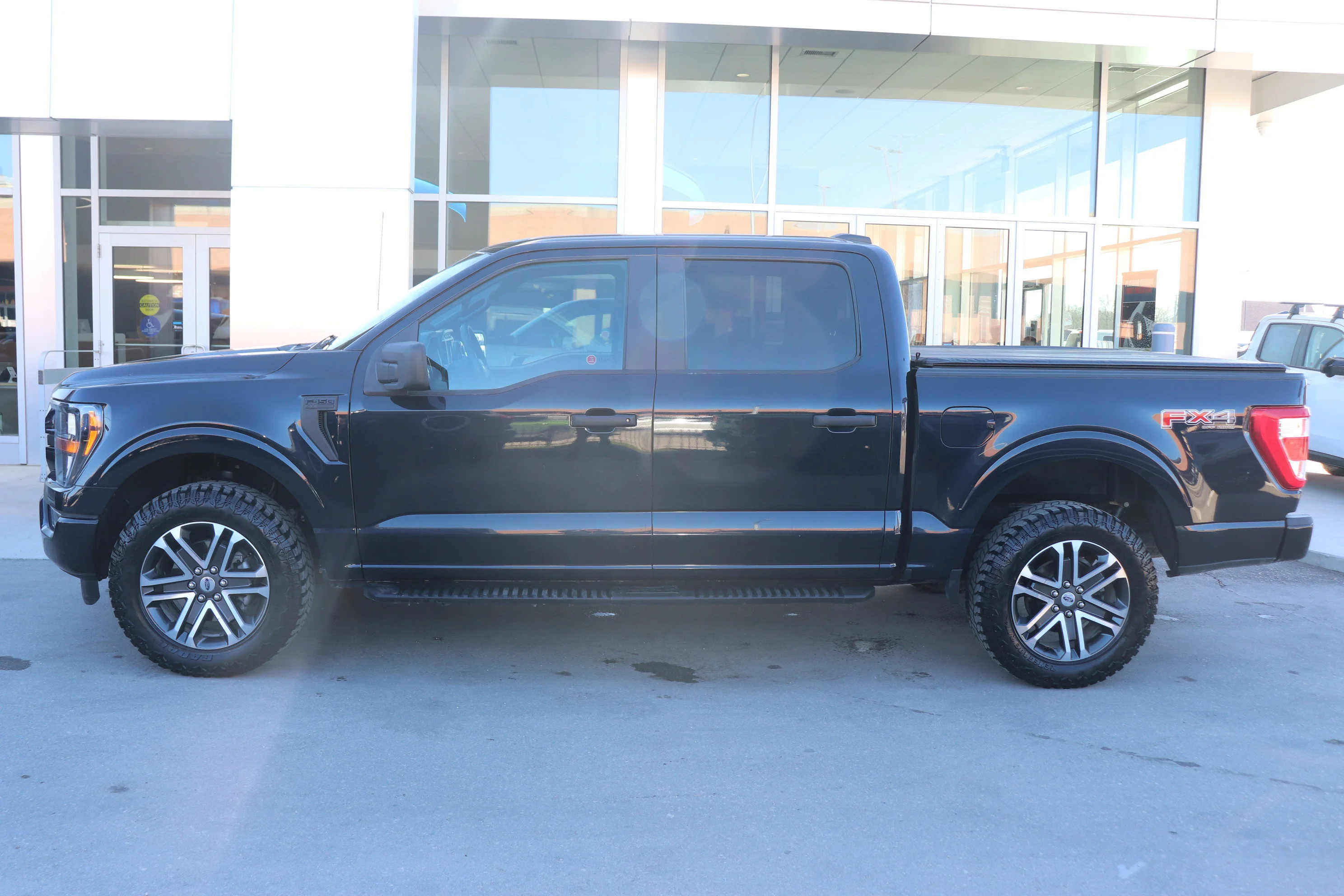 Certified Used 2023 Blue Ford XL 4WD SuperCrew 5.5