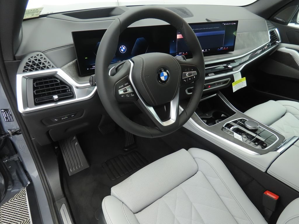 Used 2026 Gray Metallic BMW sDrive40i image 9
