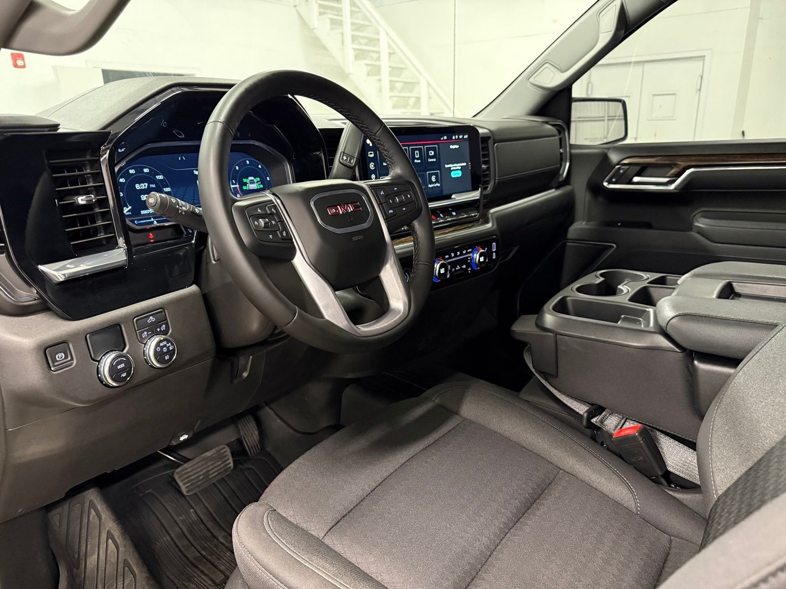 Used 2024 Black GMC Elevation image 16