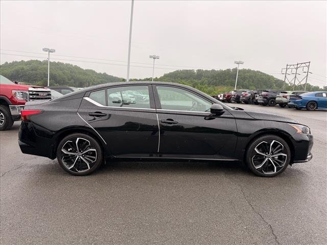 Used 2024 Super Black Nissan 2.5 SR image 6