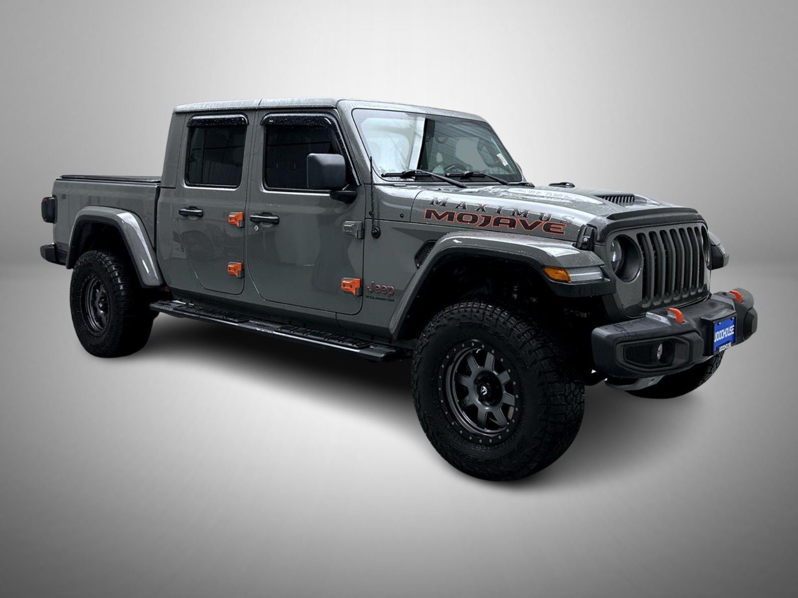 Used 2023 Gray Jeep Mojave image 3