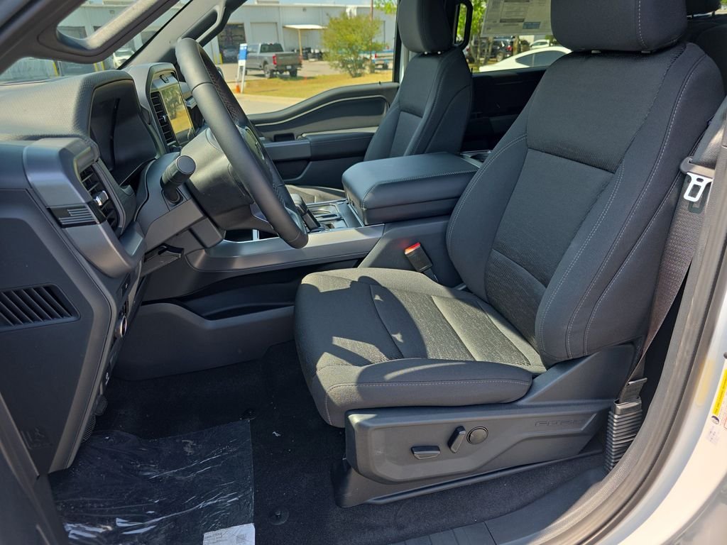 New 2026 Oxford White Ford XLT image 12