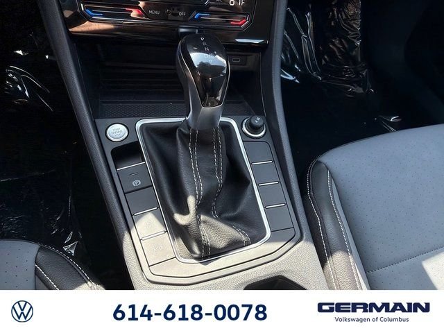 New 2026 Deep Black Pearl Volkswagen 1.5T SE image 27