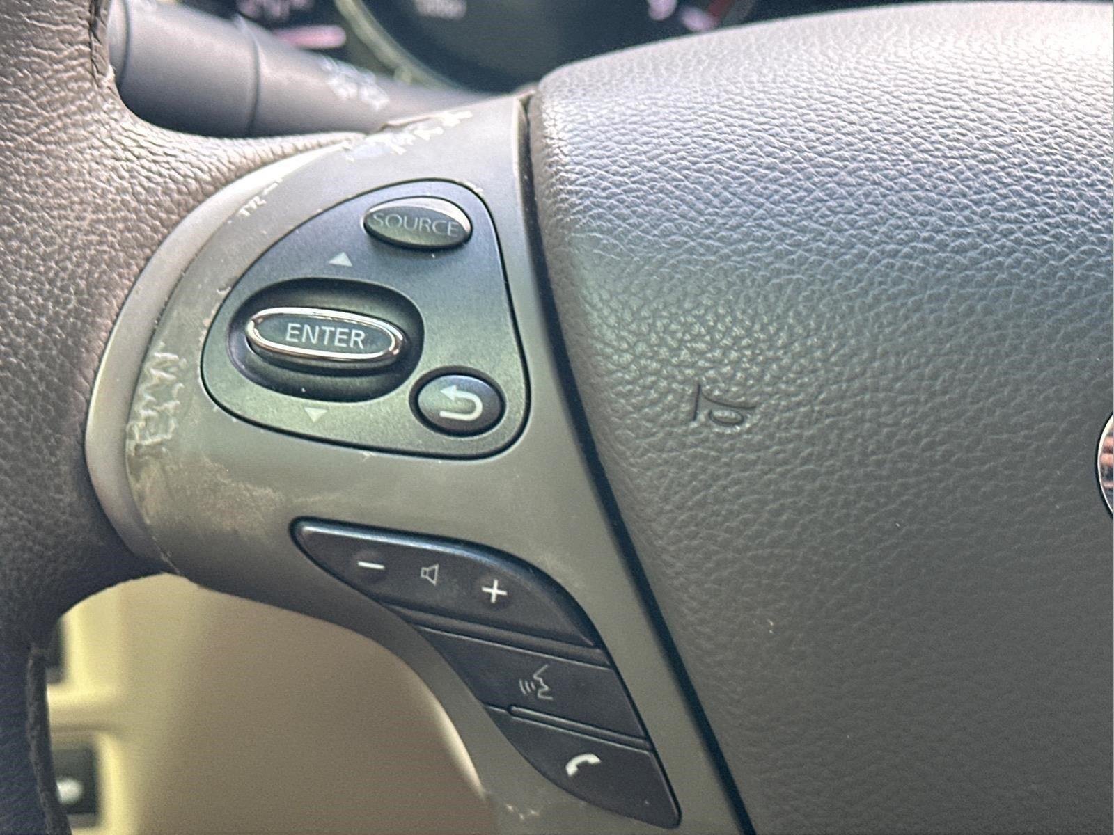 2011 INFINITI M 37 - Photo 21