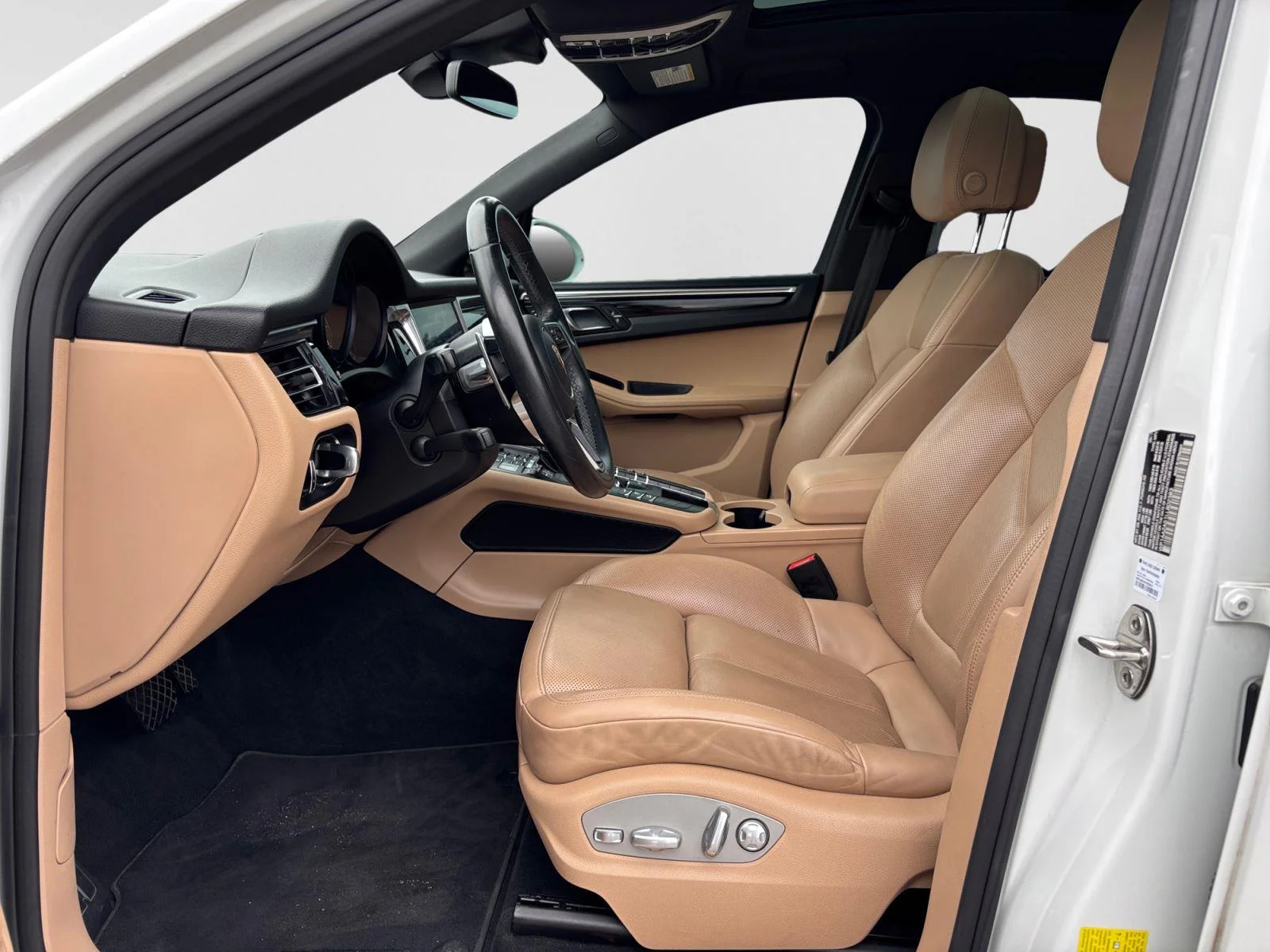 Used 2020 White Porsche Base image 10