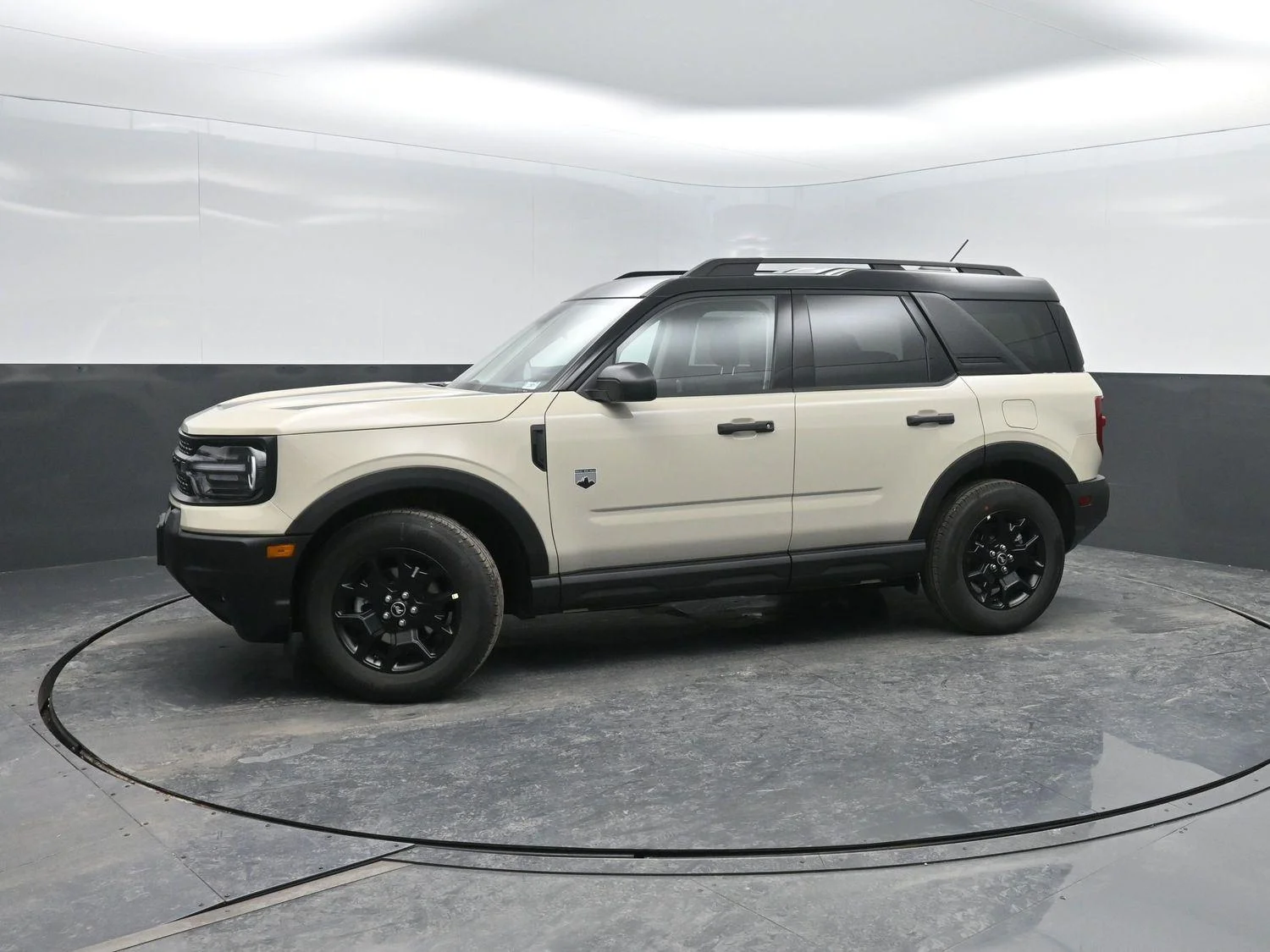 New 2025 Desert Sand Ford Big Bend® image 39