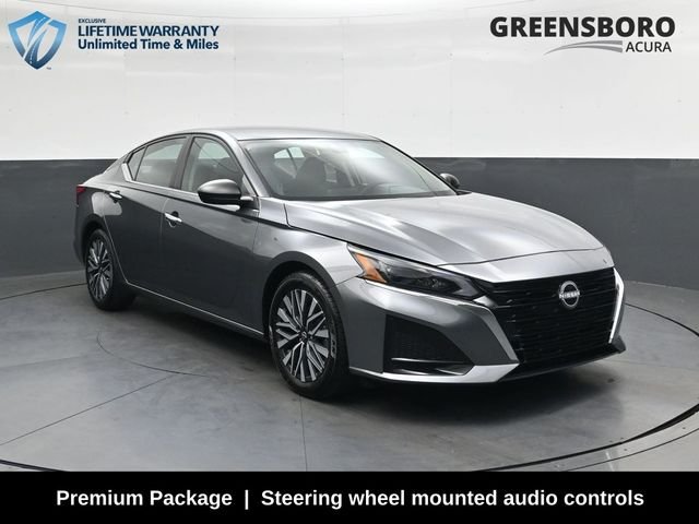 Used 2024 Gray Nissan 2.5 SV image 3