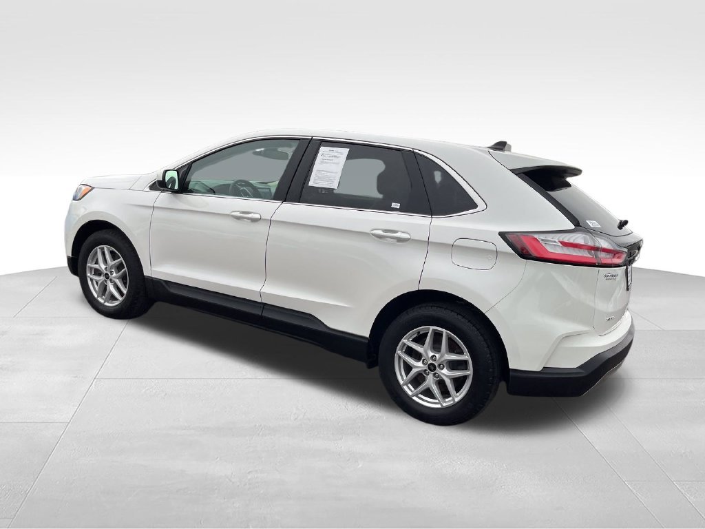 Used 2023 White Ford SEL image 3
