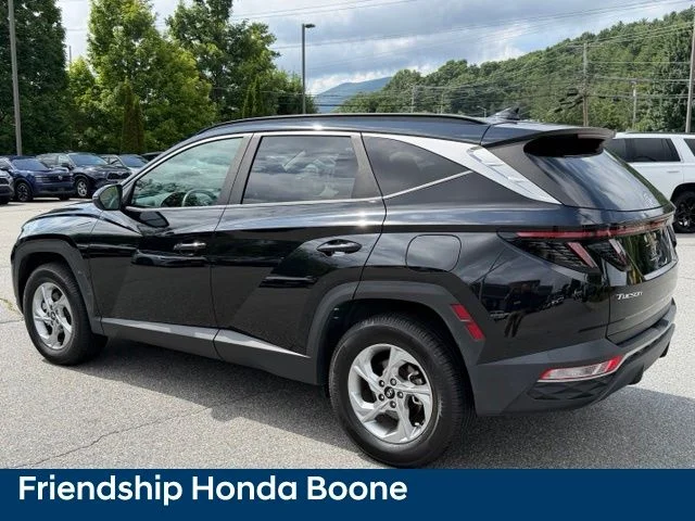 Used 2022 Black Hyundai SEL image 6