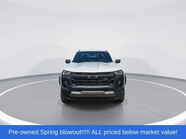 Used 2025 White Chevrolet Trail Boss image 3
