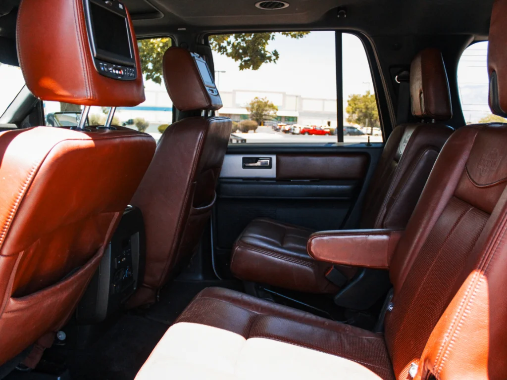 Used 2013 White Platinum Metallic Tri-Coat Ford King Ranch image 24