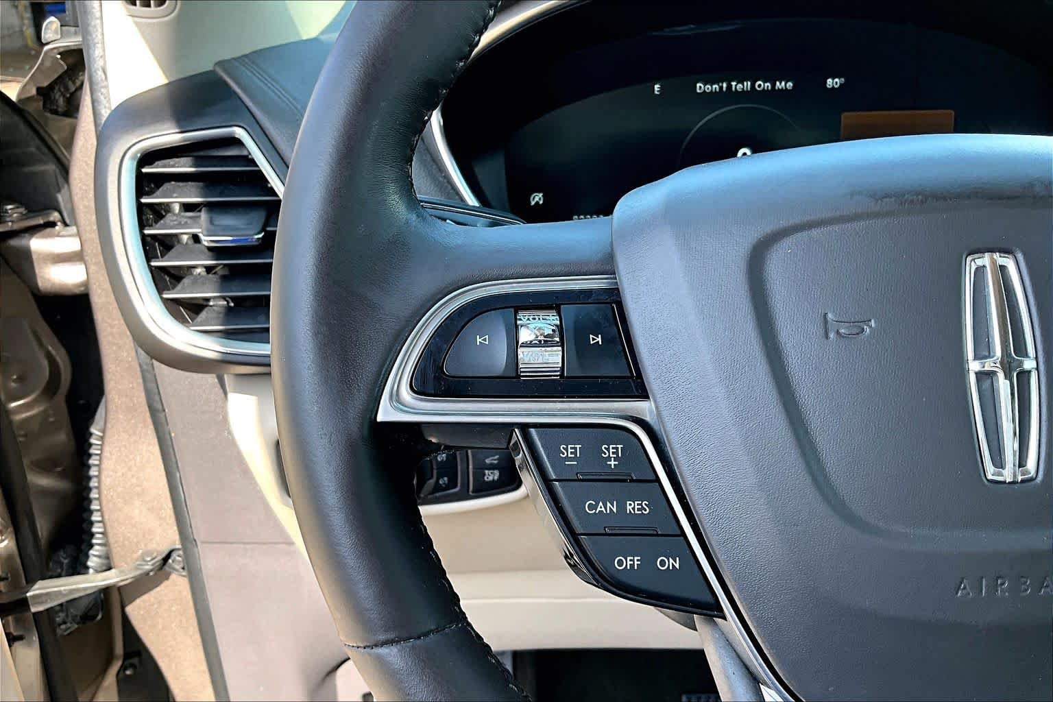 Used 2019 Iced Mocha Lincoln Reserve image 24