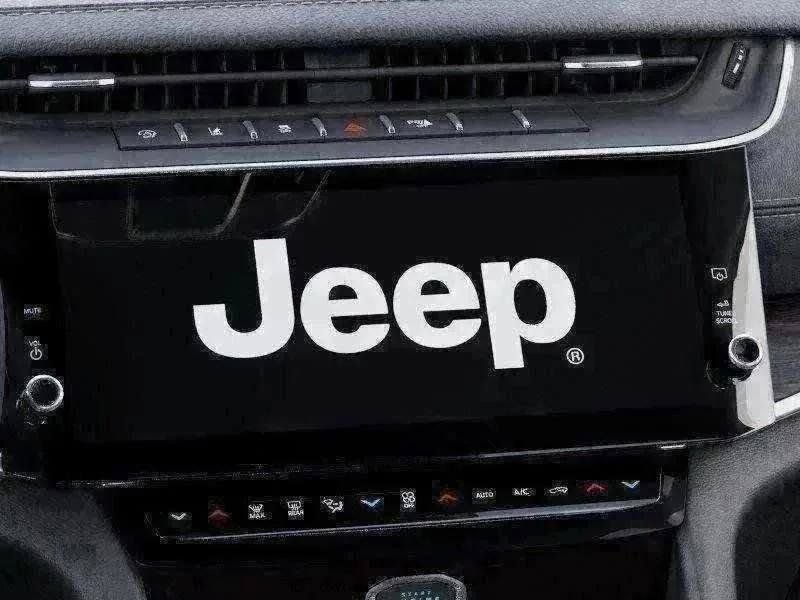 New 2026 Baltic Gray Metallic Clear-Coat Exterior Paint Jeep Limited image 91