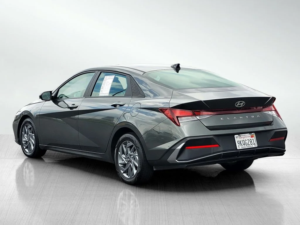 Used 2024 Gray Hyundai SEL image 6