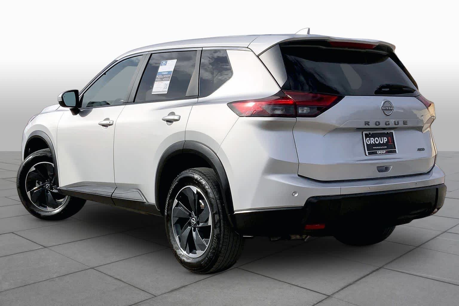 Used 2025 Brilliant Silver Metallic Nissan SV image 22