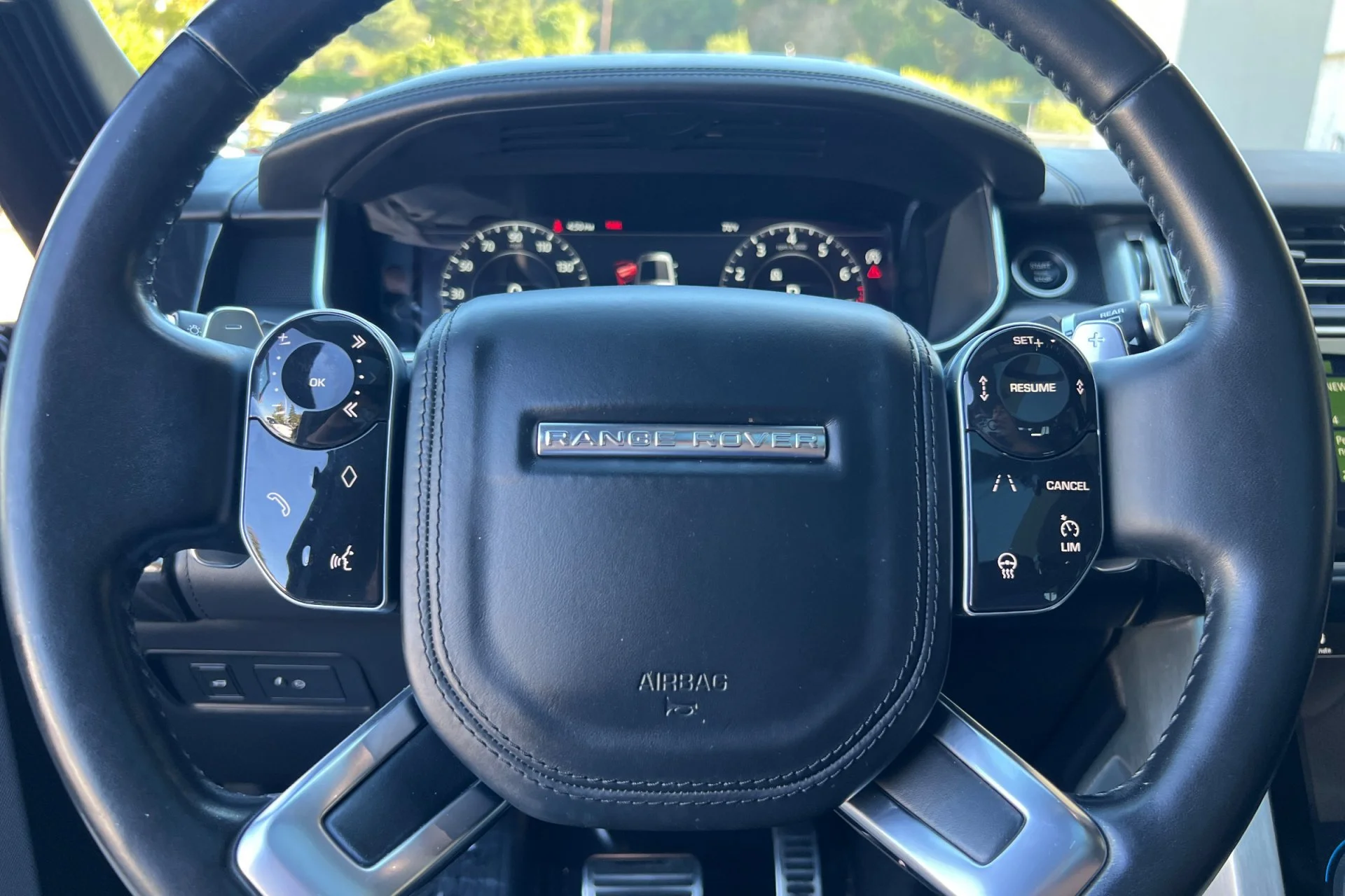 Used 2022 Black Land Rover Autobiography image 26