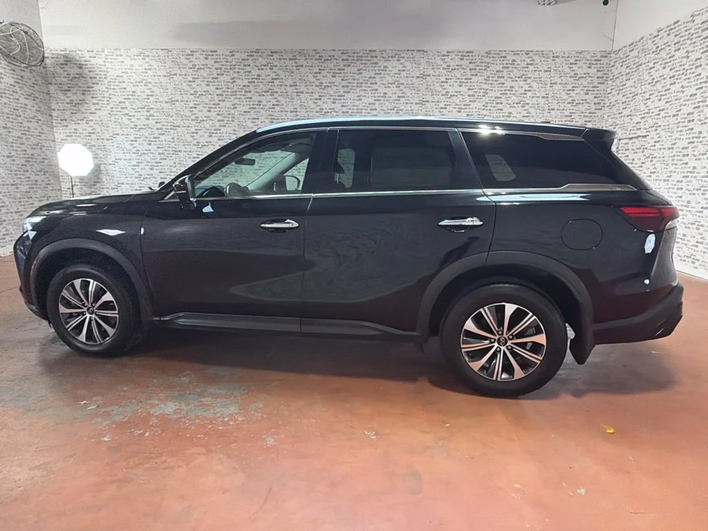 Used 2024 Mineral Black INFINITI PURE image 4