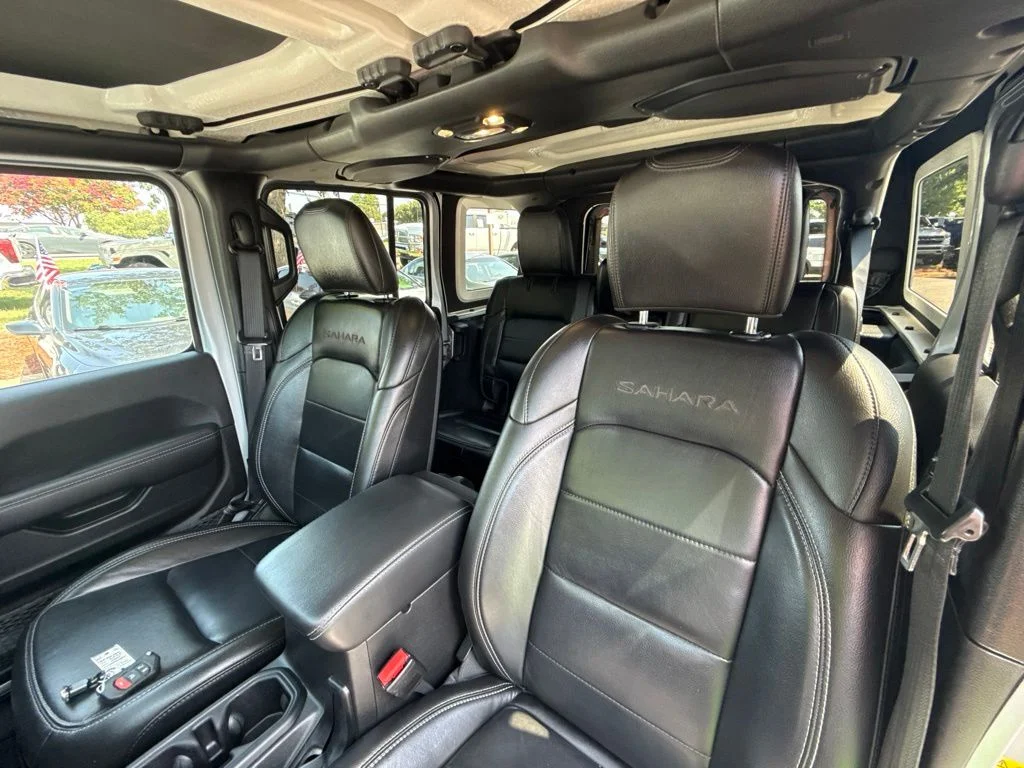 Used 2022 Silver Jeep Unlimited Sahara image 20