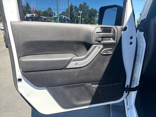 Used 2014 Bright White Clearcoat Jeep Rubicon image 16