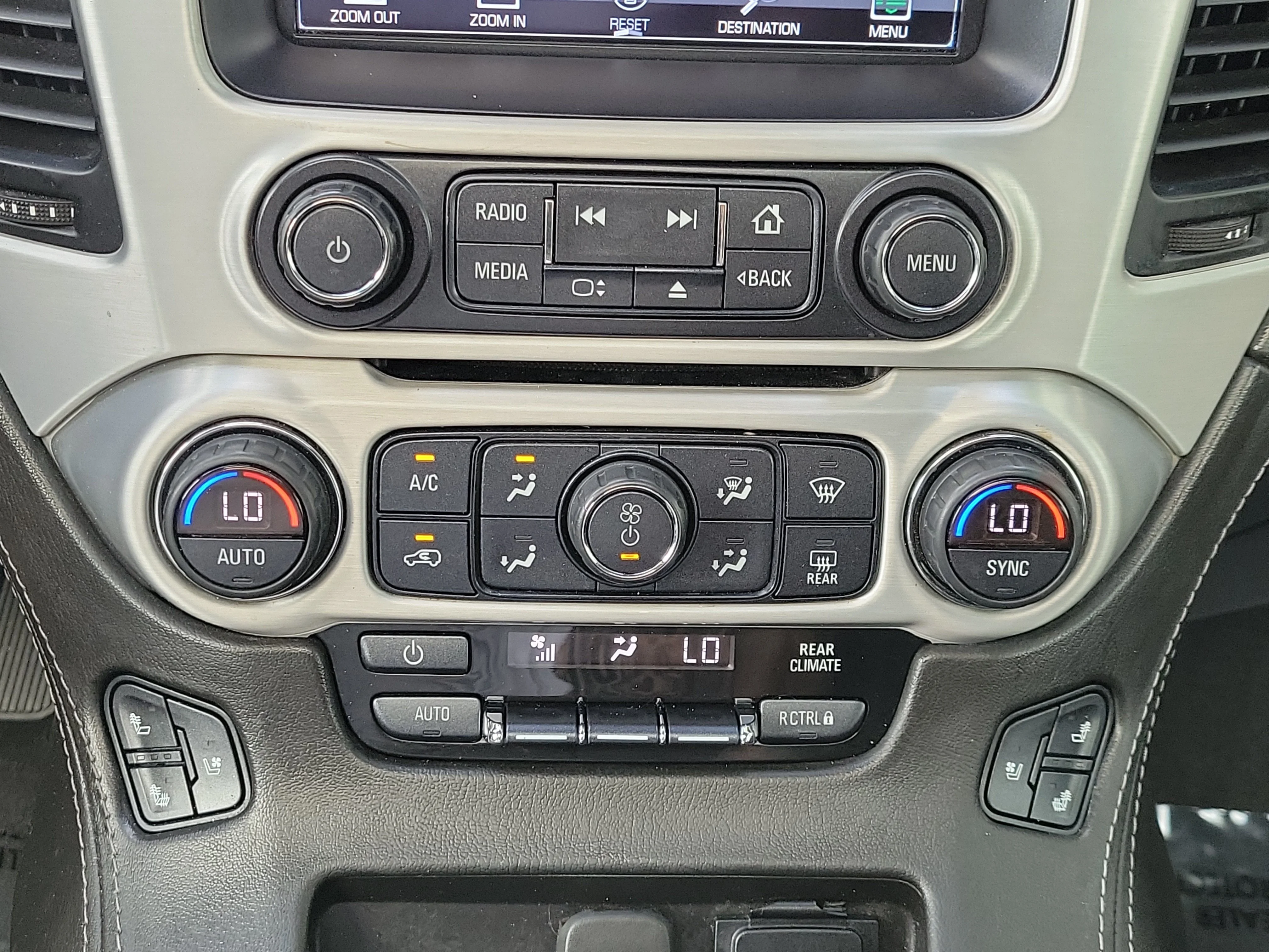 Used 2020 Quicksilver Metallic GMC SLT image 24
