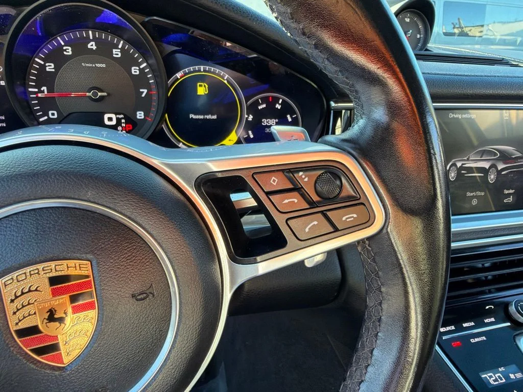 Used 2018 Black Porsche Base image 33