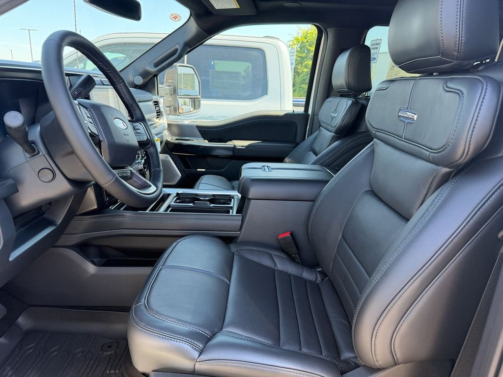 New 2026 Star White Metallic Tri-Coat Ford F-250® Platinum® image 17