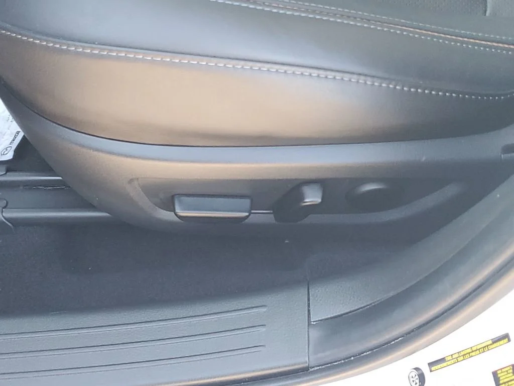 Used 2025 Wind Chill Pear Mazda Premium Plus Package image 16