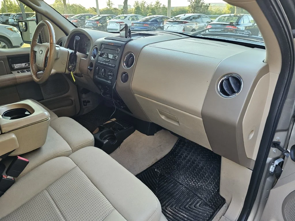 Used 2008 Beige Ford  image 9