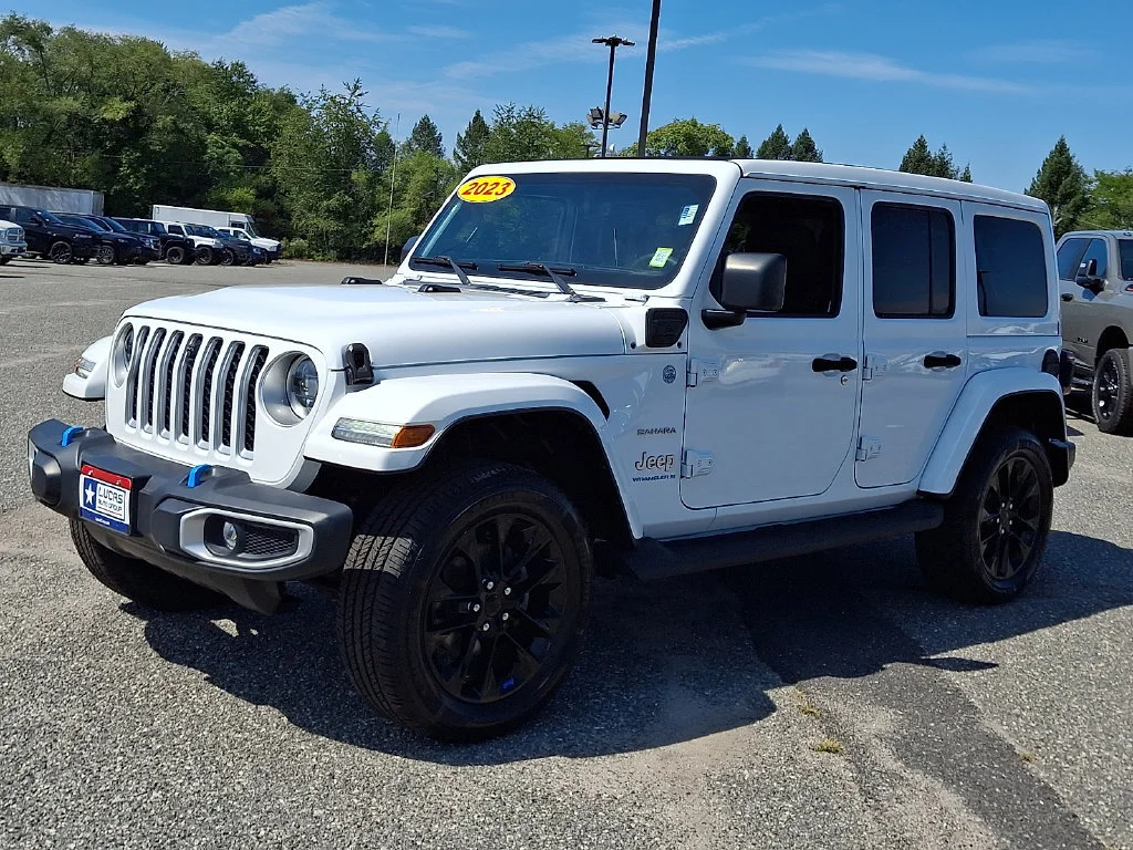 Used 2023 Bright White Clearcoat Jeep Sahara image 6