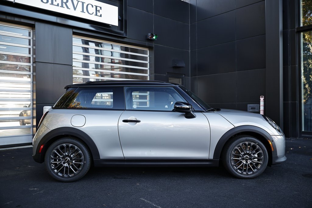 2026 Mini Cooper 2 Door Hardtop Signature photo 4