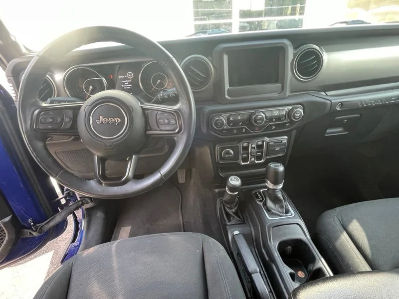 Used 2019 Blue Jeep Unlimited Sport S image 9