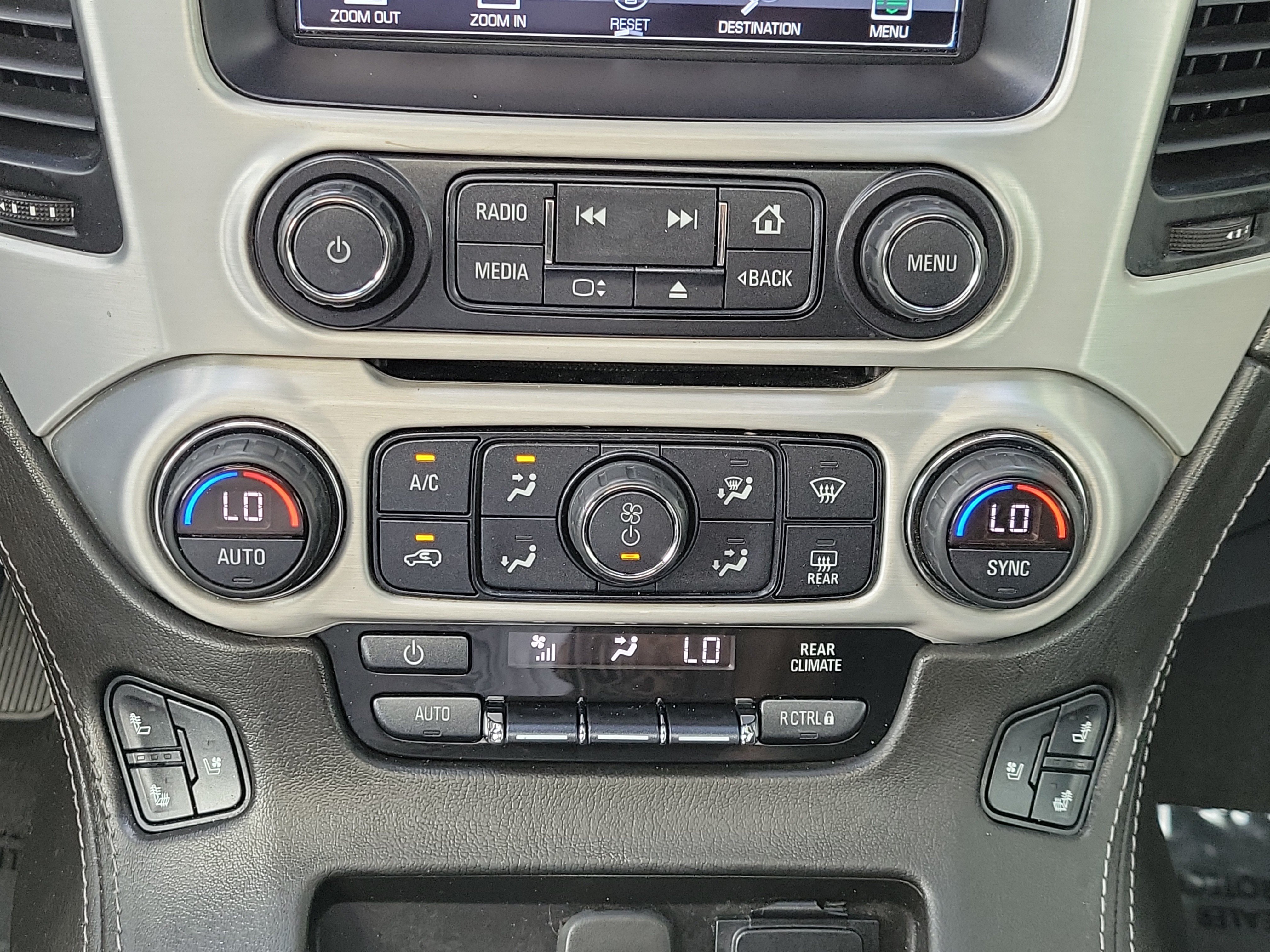 Used 2020 Quicksilver Metallic GMC SLT image 24