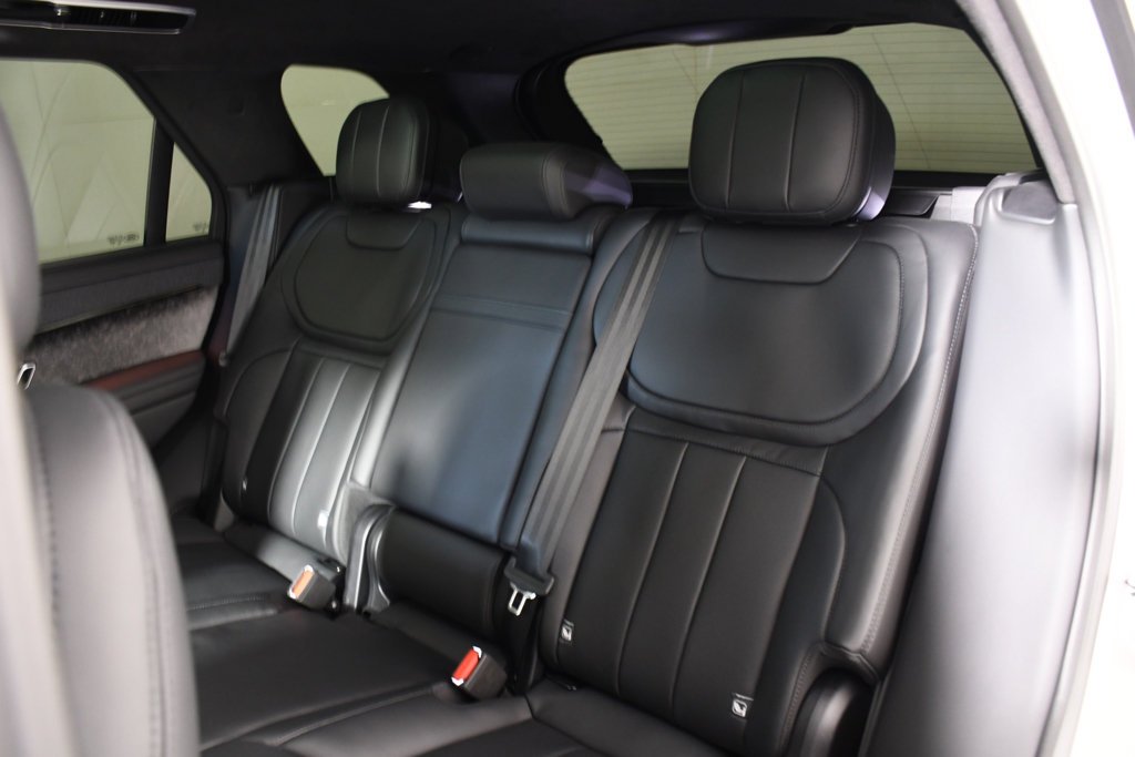 Used 2025 Borasco Grey Metallic Land Rover Autobiography image 27