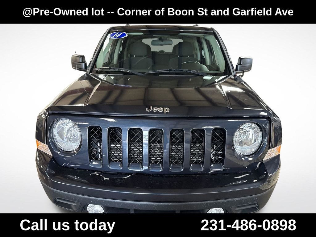Used 2014 Gray Jeep Latitude image 8