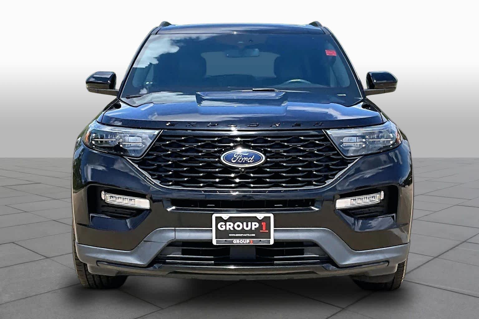 Used 2022 Agate Black Metallic Ford ST-Line image 4