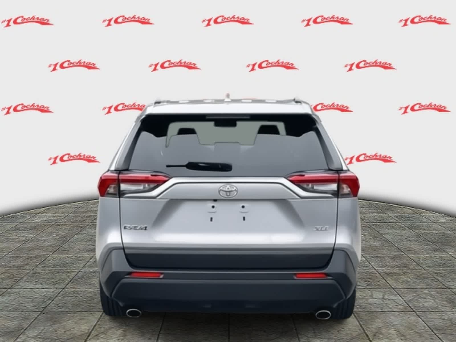 2019 Toyota RAV4 XLE Premium photo 3