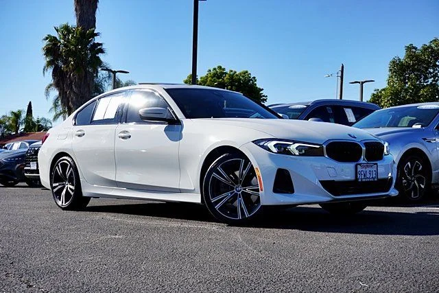 Used 2023 White BMW 330i image 1
