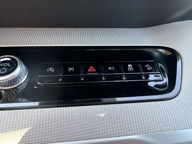 Certified Used 2025 Oxford White Ford Active image 51