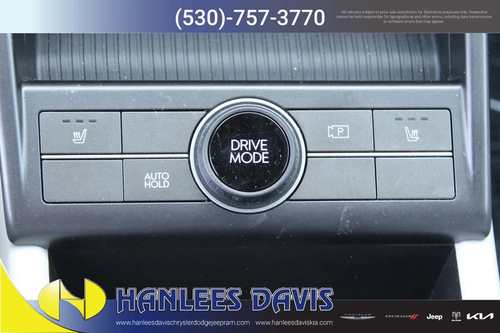 Used 2024 White Hyundai SEL image 20
