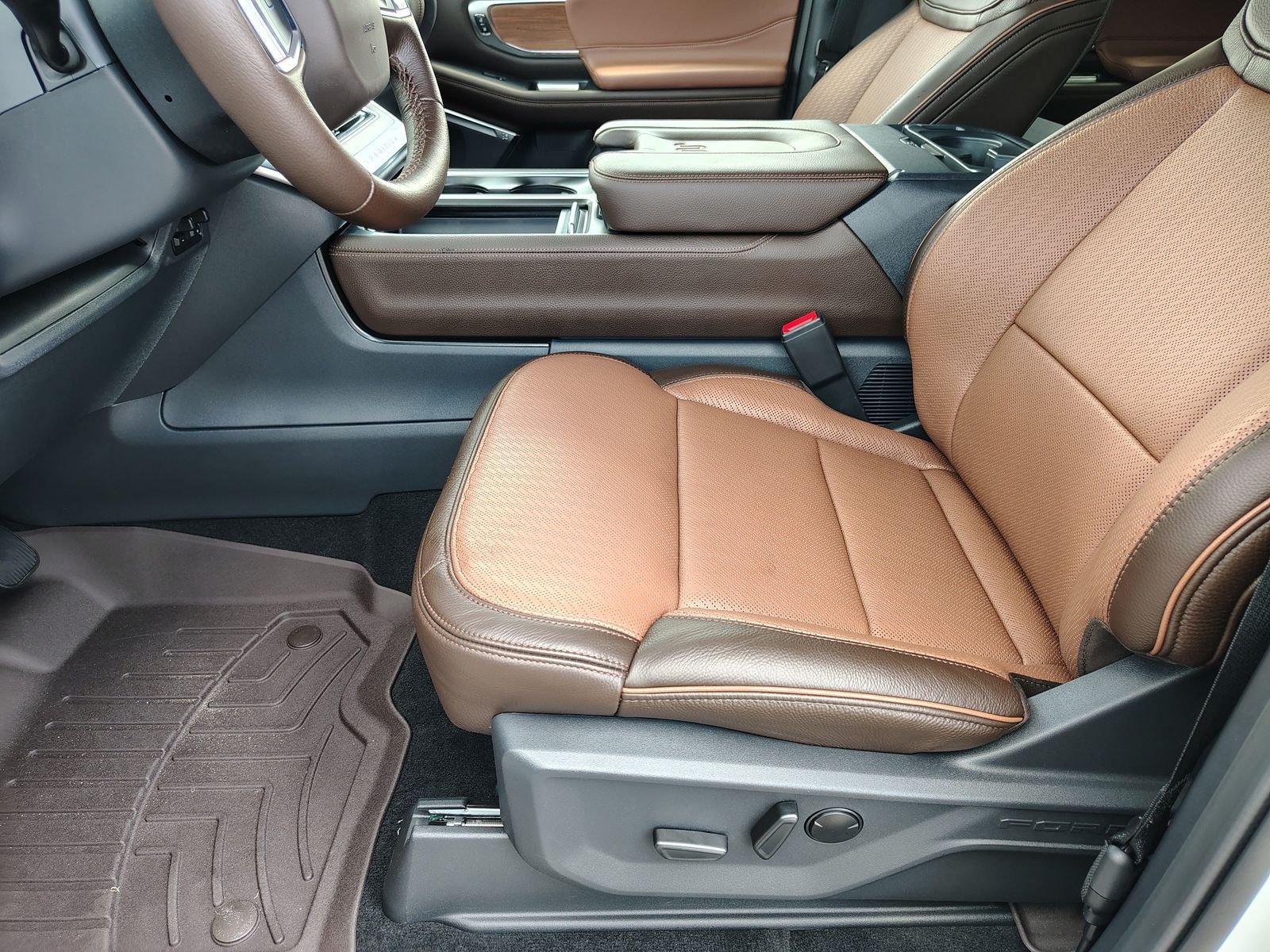 New 2027 Star White Metallic Tri-Coat Ford King Ranch image 15